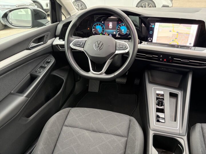 Abbildung Fahrzeugdetailansicht Volkswagen Golf Variant - Nr. 11