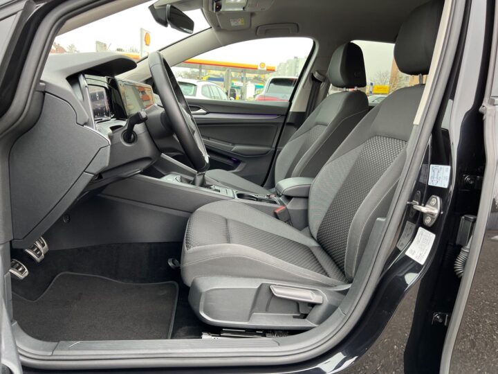 Abbildung Fahrzeugdetailansicht Volkswagen Golf - Nr. 12