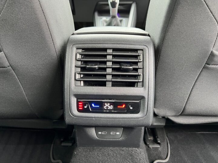 Abbildung Fahrzeugdetailansicht Volkswagen Golf - Nr. 32