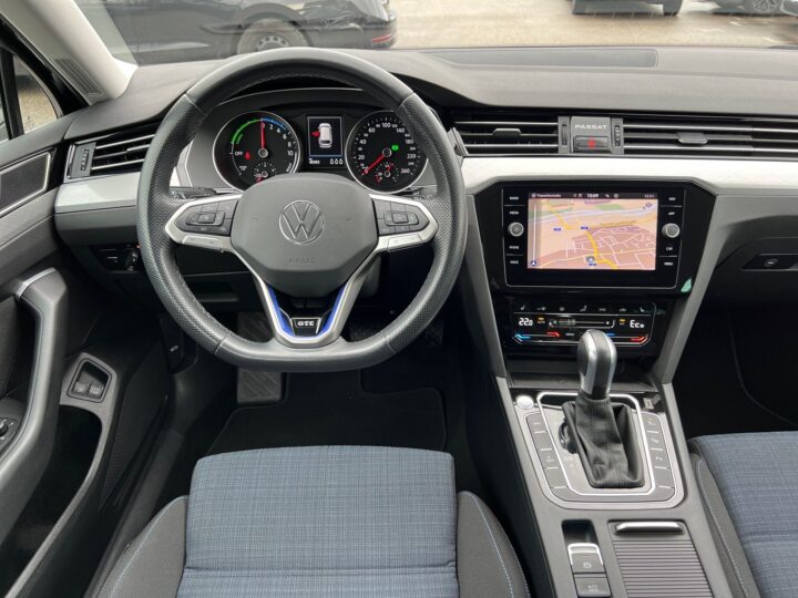 Abbildung Fahrzeugdetailansicht Volkswagen Passat Variant - Nr. 10