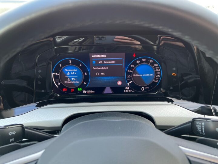 Abbildung Fahrzeugdetailansicht Volkswagen Golf Variant - Nr. 16