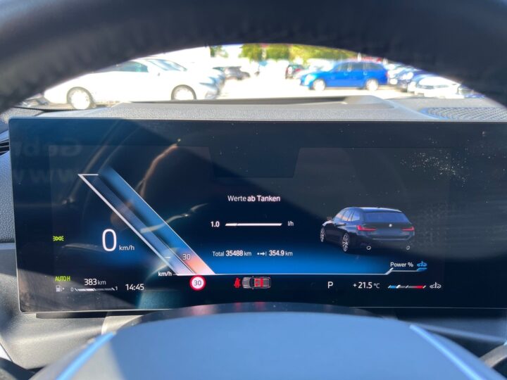 Abbildung Fahrzeugdetailansicht BMW 320 - Nr. 17