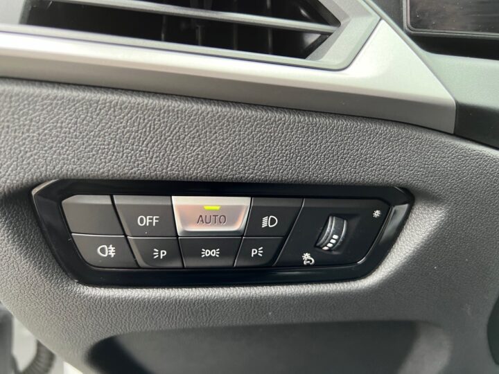 Abbildung Fahrzeugdetailansicht BMW 318 - Nr. 43