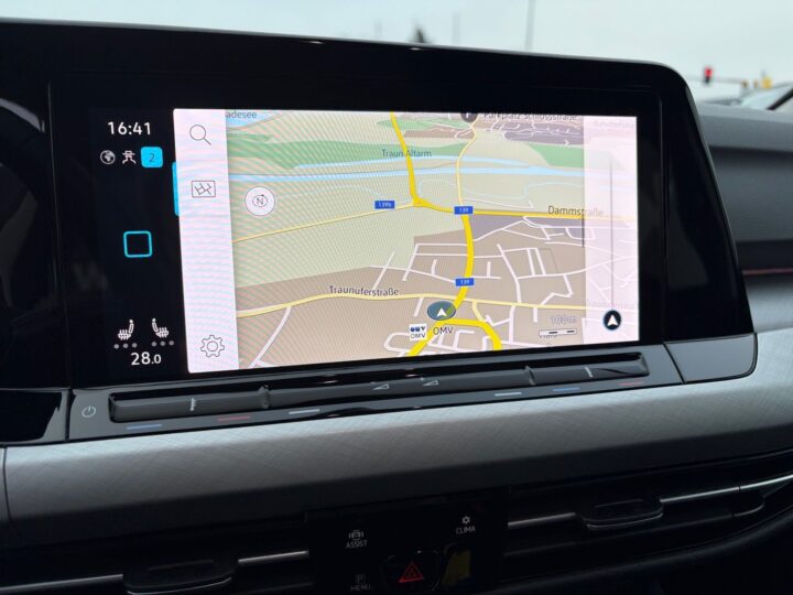 Abbildung Fahrzeugdetailansicht Volkswagen Golf Variant - Nr. 18