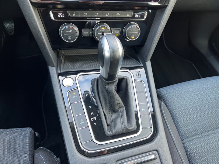 Abbildung Fahrzeugdetailansicht Volkswagen Passat Variant - Nr. 29