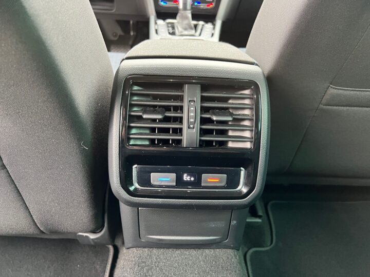 Abbildung Fahrzeugdetailansicht Volkswagen Passat Variant - Nr. 33