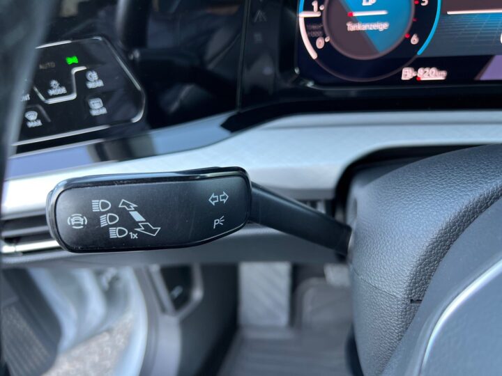 Abbildung Fahrzeugdetailansicht Volkswagen Golf Variant - Nr. 39