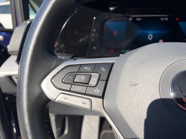 Abbildung Fahrzeugdetailansicht Volkswagen Golf Variant - Nr. 27