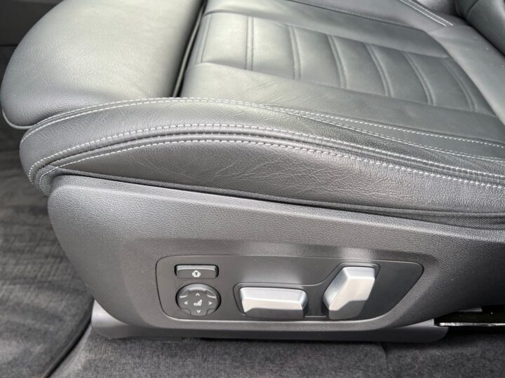 Abbildung Fahrzeugdetailansicht BMW iX3 - Nr. 31