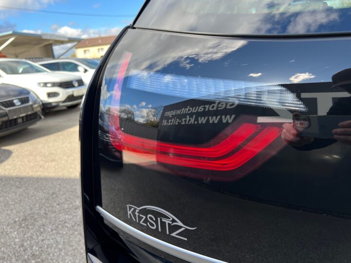 Abbildung Fahrzeugdetailansicht BMW i3 - Nr. 32