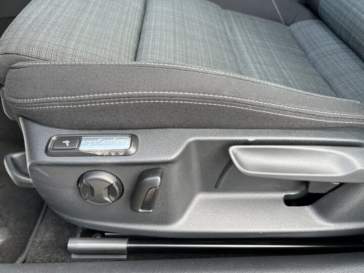 Abbildung Fahrzeugdetailansicht Volkswagen Passat Variant - Nr. 31