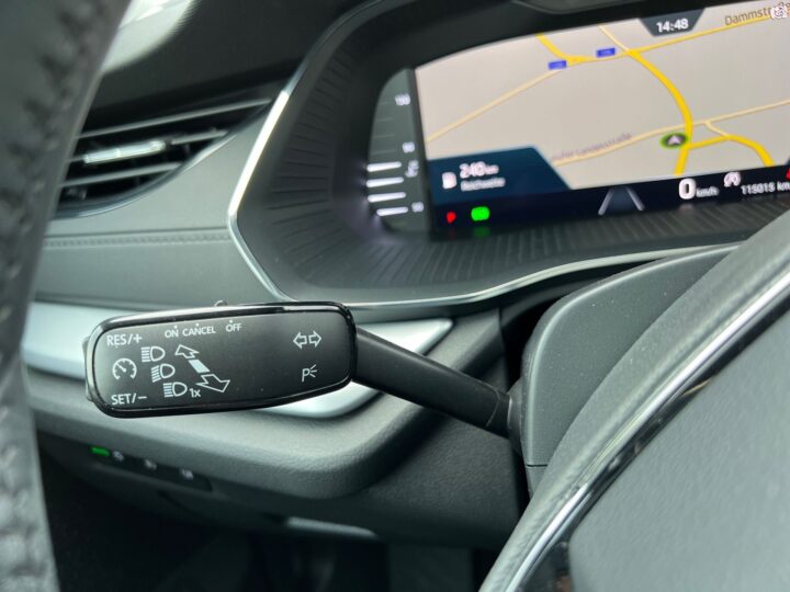 Abbildung Fahrzeugdetailansicht Skoda Octavia - Nr. 42