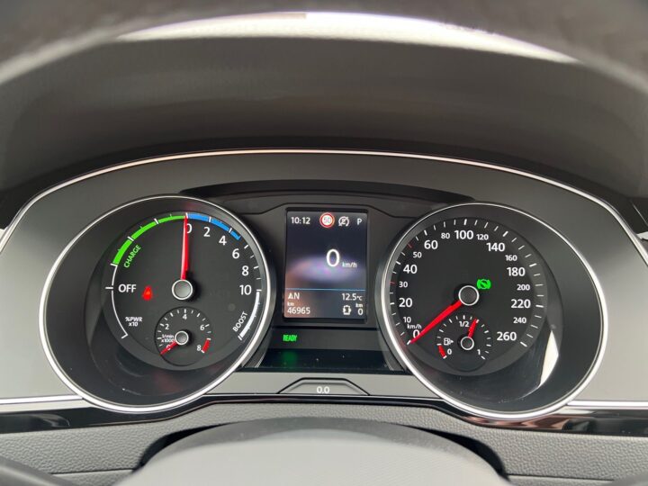 Abbildung Fahrzeugdetailansicht Volkswagen Passat Variant - Nr. 16