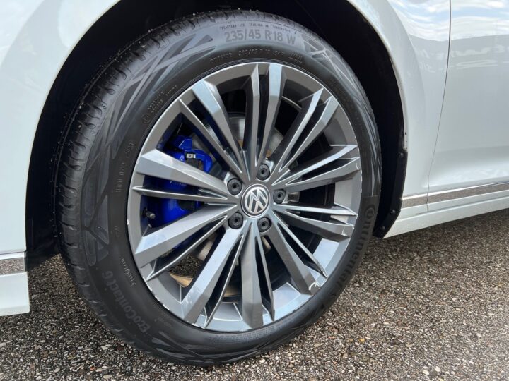 Abbildung Fahrzeugdetailansicht Volkswagen Passat Variant - Nr. 37