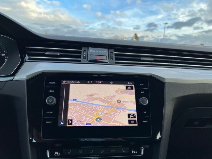 Abbildung Fahrzeugdetailansicht Volkswagen Passat Variant - Nr. 23