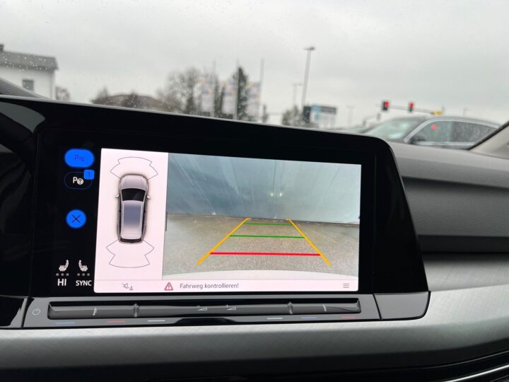 Abbildung Fahrzeugdetailansicht Volkswagen Golf Variant - Nr. 27