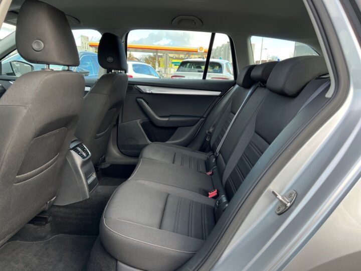 Abbildung Fahrzeugdetailansicht Skoda Octavia - Nr. 13