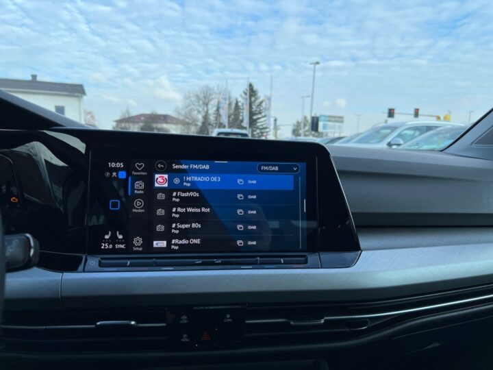 Abbildung Fahrzeugdetailansicht Volkswagen Golf Variant - Nr. 18