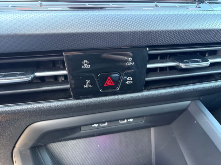 Abbildung Fahrzeugdetailansicht Volkswagen Golf - Nr. 25