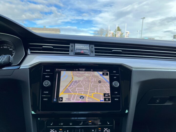 Abbildung Fahrzeugdetailansicht Volkswagen Passat Variant - Nr. 24