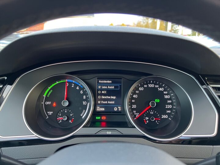 Abbildung Fahrzeugdetailansicht Volkswagen Passat Variant - Nr. 17