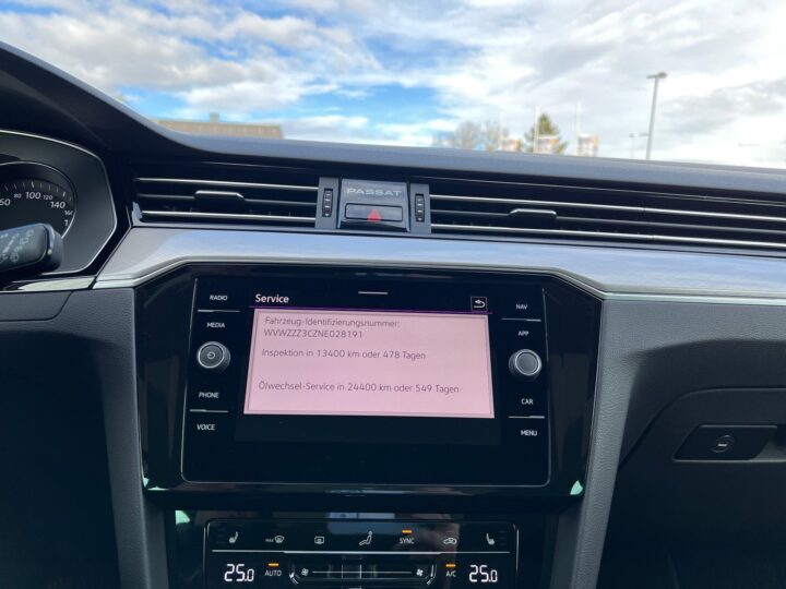 Abbildung Fahrzeugdetailansicht Volkswagen Passat Variant - Nr. 26