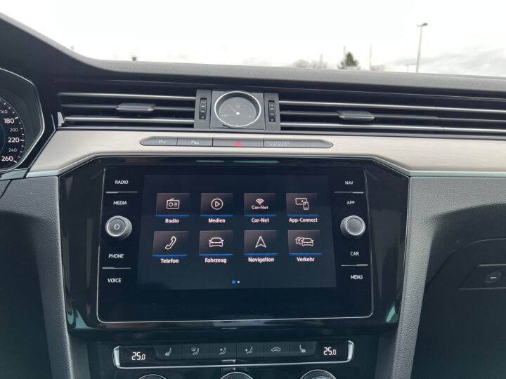 Abbildung Fahrzeugdetailansicht Volkswagen Passat Variant - Nr. 18