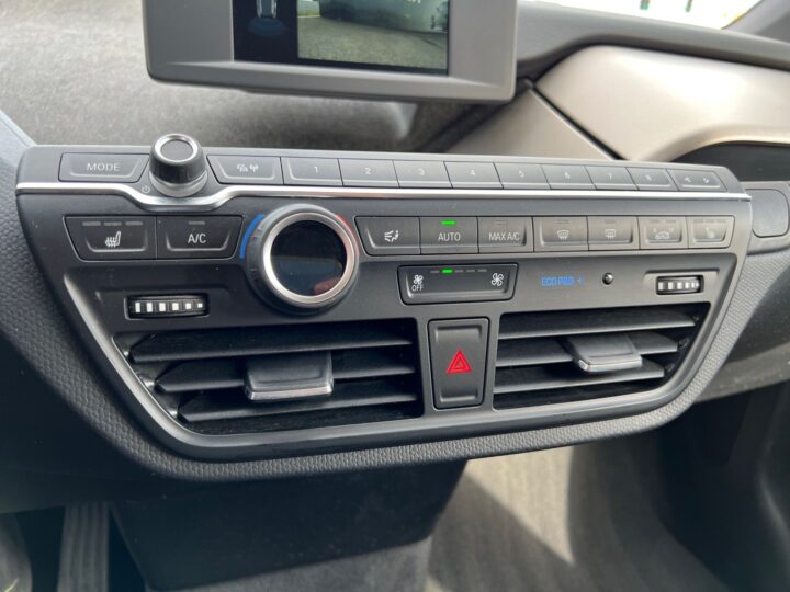 Abbildung Fahrzeugdetailansicht BMW i3 - Nr. 25