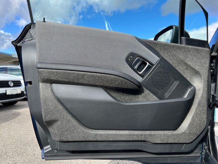 Abbildung Fahrzeugdetailansicht BMW i3 - Nr. 25