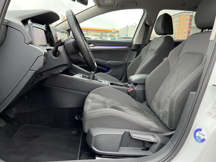 Abbildung Fahrzeugdetailansicht Volkswagen Golf Variant - Nr. 12