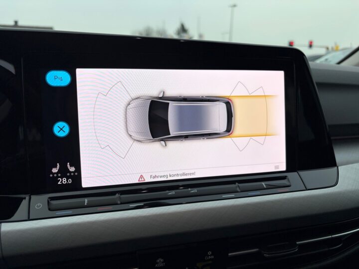 Abbildung Fahrzeugdetailansicht Volkswagen Golf Variant - Nr. 19