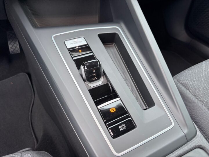 Abbildung Fahrzeugdetailansicht Volkswagen Golf Variant - Nr. 24