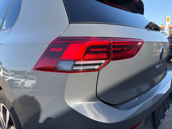 Abbildung Fahrzeugdetailansicht Volkswagen Golf - Nr. 35