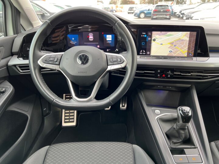 Abbildung Fahrzeugdetailansicht Volkswagen Golf - Nr. 10