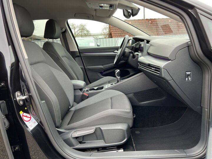 Abbildung Fahrzeugdetailansicht Volkswagen Golf - Nr. 33