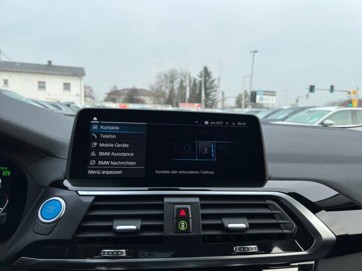 Abbildung Fahrzeugdetailansicht BMW iX3 - Nr. 20