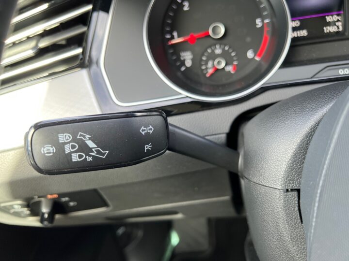 Abbildung Fahrzeugdetailansicht Volkswagen Passat Variant - Nr. 42