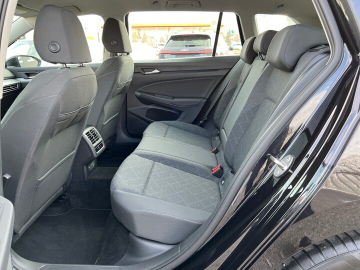 Abbildung Fahrzeugdetailansicht Volkswagen Golf Variant - Nr. 12