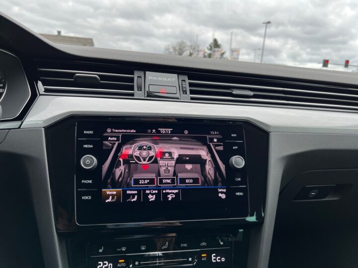 Abbildung Fahrzeugdetailansicht Volkswagen Passat Variant - Nr. 26