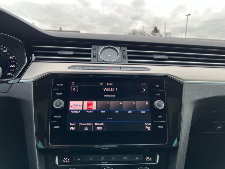 Abbildung Fahrzeugdetailansicht Volkswagen Passat Variant - Nr. 19