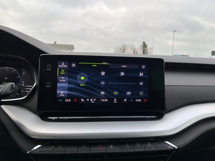 Abbildung Fahrzeugdetailansicht Skoda Octavia - Nr. 23