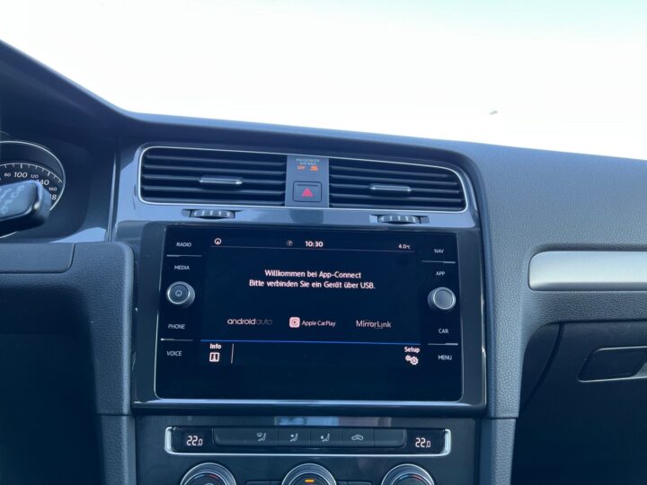 Abbildung Fahrzeugdetailansicht Volkswagen Golf Variant - Nr. 22