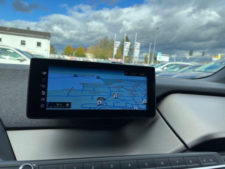 Abbildung Fahrzeugdetailansicht BMW i3 - Nr. 17