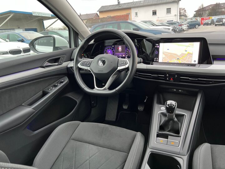 Abbildung Fahrzeugdetailansicht Volkswagen Golf Variant - Nr. 11