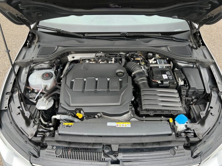 Abbildung Fahrzeugdetailansicht Volkswagen Golf Variant - Nr. 33