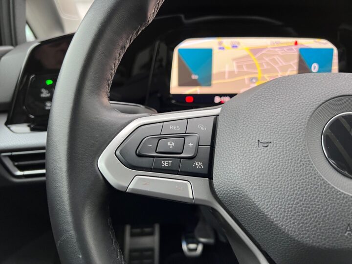 Abbildung Fahrzeugdetailansicht Volkswagen Golf - Nr. 40