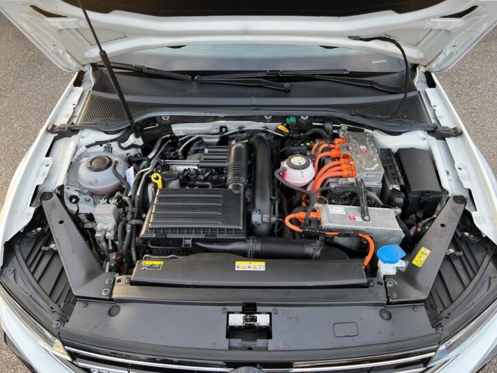 Abbildung Fahrzeugdetailansicht Volkswagen Passat Variant - Nr. 35