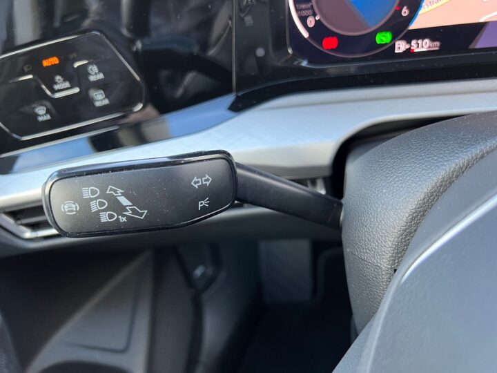 Abbildung Fahrzeugdetailansicht Volkswagen Golf Variant - Nr. 40