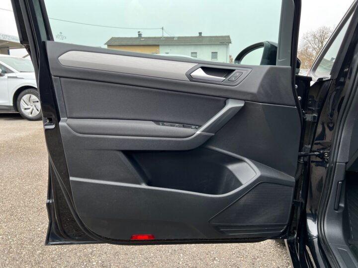 Abbildung Fahrzeugdetailansicht Volkswagen Touran - Nr. 29