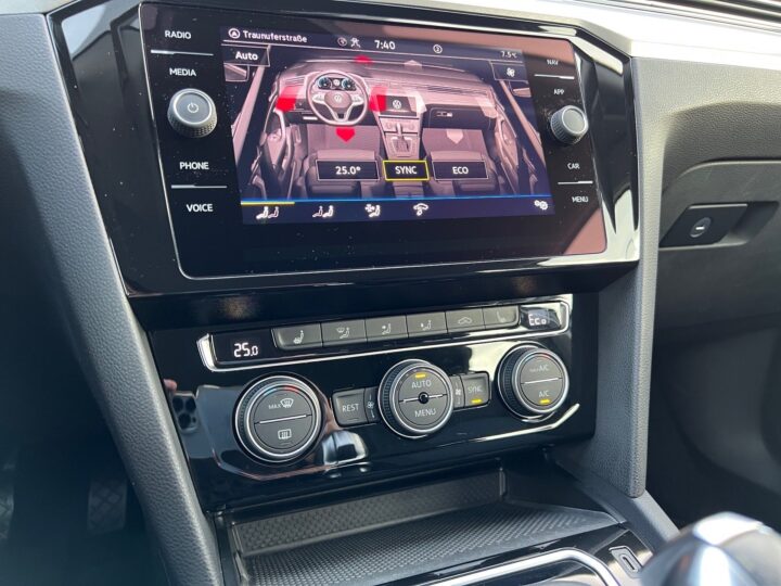 Abbildung Fahrzeugdetailansicht Volkswagen Passat Variant - Nr. 28